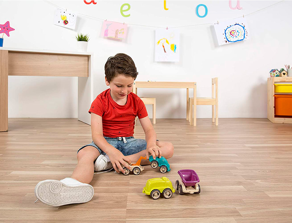 JUEGO MINILAND SET DE 12 MINIMOBILES CONTENIDO SURTIDO 370X280X100 MM