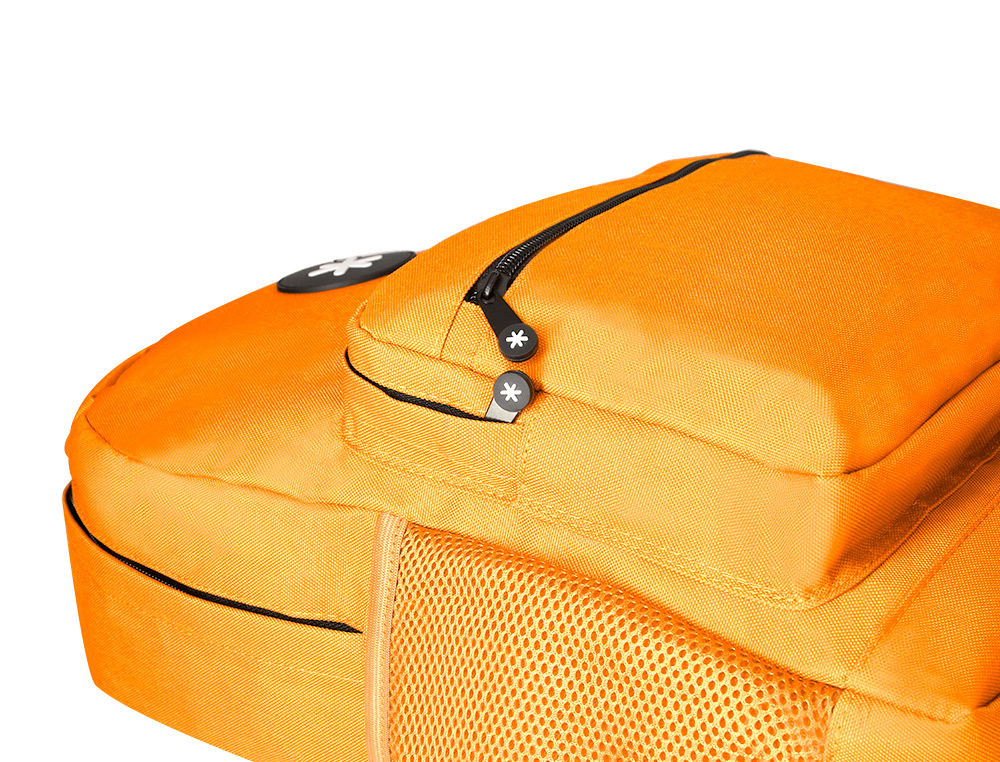 MOCHILA ANTARTIK CON ASA Y BOLSILLO FRONTAL CON CREMALLERA COLOR MOSTAZA 320X140X430 MM