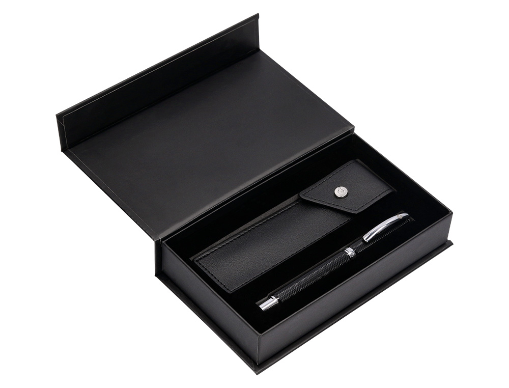 PLUMA Y ESTUCHE BELIUS TURBO ALUMINIO TEXTURA PUNTEADA COLOR NEGRO Y PLATEADO TINTA AZUL CAJA DE DISEÑO