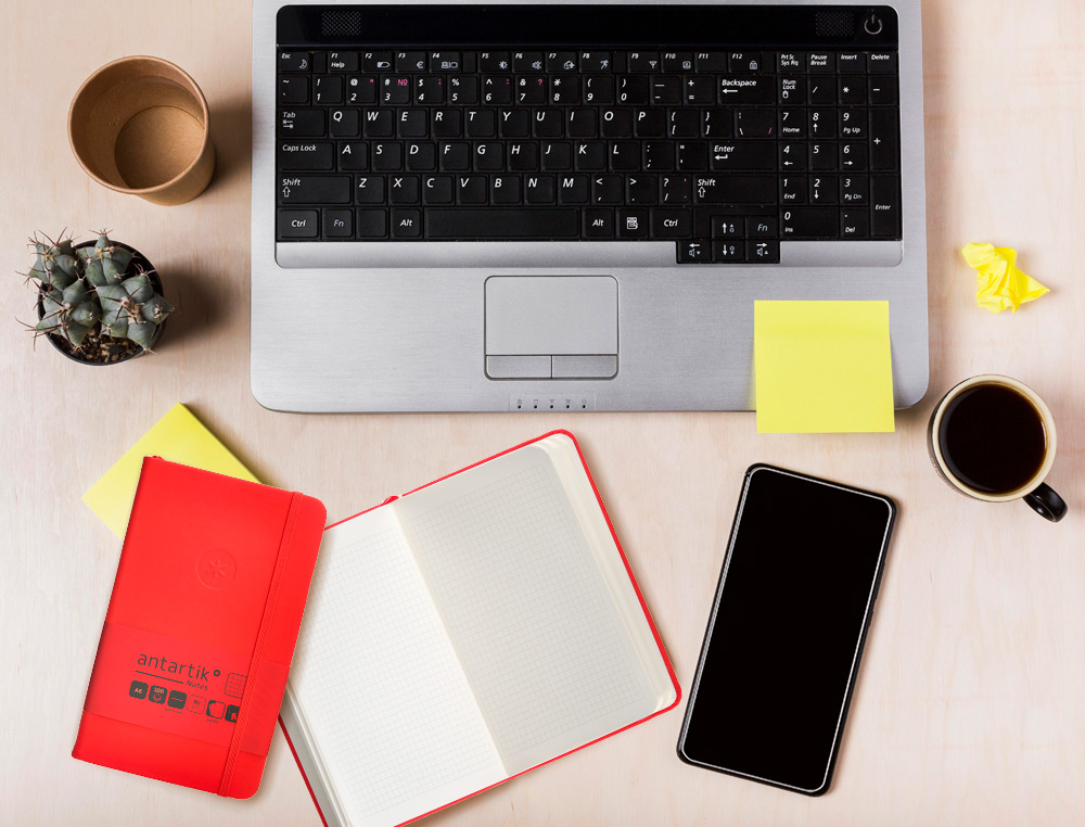 CUADERNO CON GOMILLA ANTARTIK NOTES TAPA DURA A6 HOJAS CUADRICULA ROJO 100 HOJAS 80 GR FSC