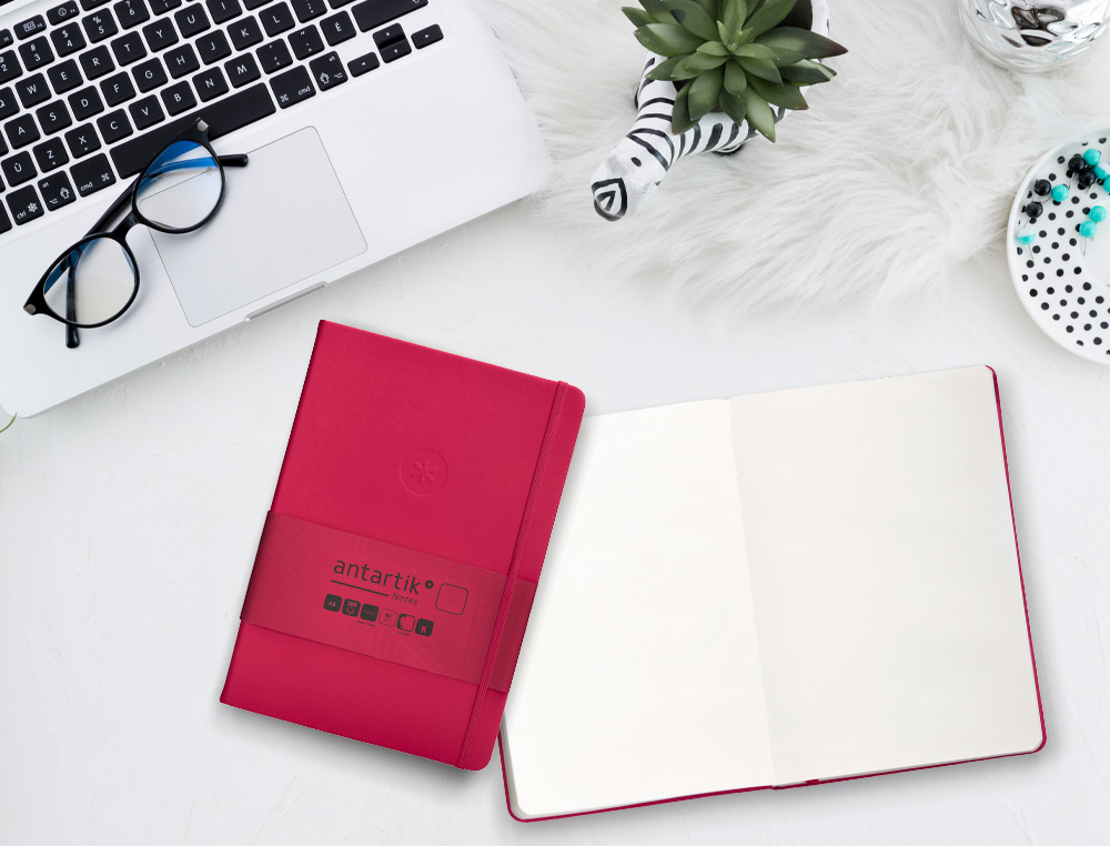 CUADERNO CON GOMILLA ANTARTIK NOTES TAPA DURA A5 HOJAS LISAS BURDEOS 100 HOJAS 80 GR FSC