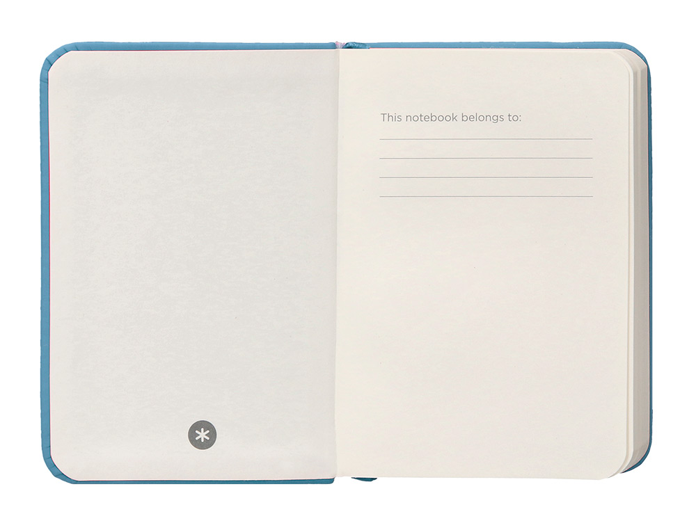 CUADERNO CON GOMILLA ANTARTIK NOTES TAPA DURA A7 HOJAS LISAS AZUL CLARO 80 HOJAS 80 GR FSC
