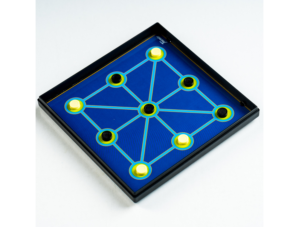 JUEGOS DE MESA TRES EN RAYA MAGNETICO 20X16,1X2,5 CM