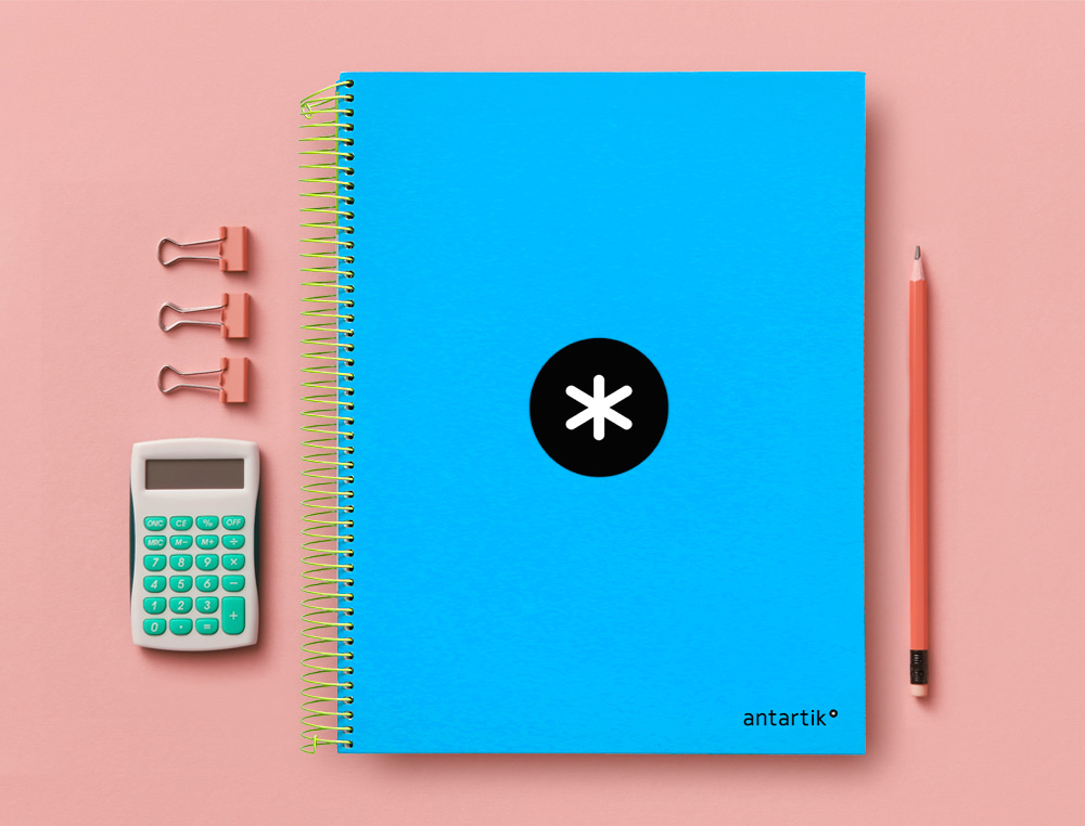 CUADERNO ESPIRAL A4 MICRO ANTARTIK TAPA FORRADA 120H 90 GR LISO CON BANDAS 4 TALADROS COLOR AZUL