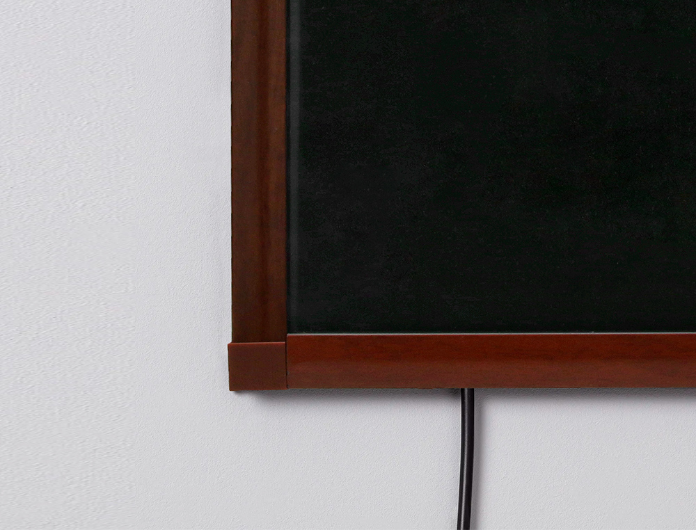 PIZARRA CRISTAL LIDERPAPEL CON LED EN CABALLETE DE MADERA PARA ROTULADORES TIPO TIZA 50X90CM